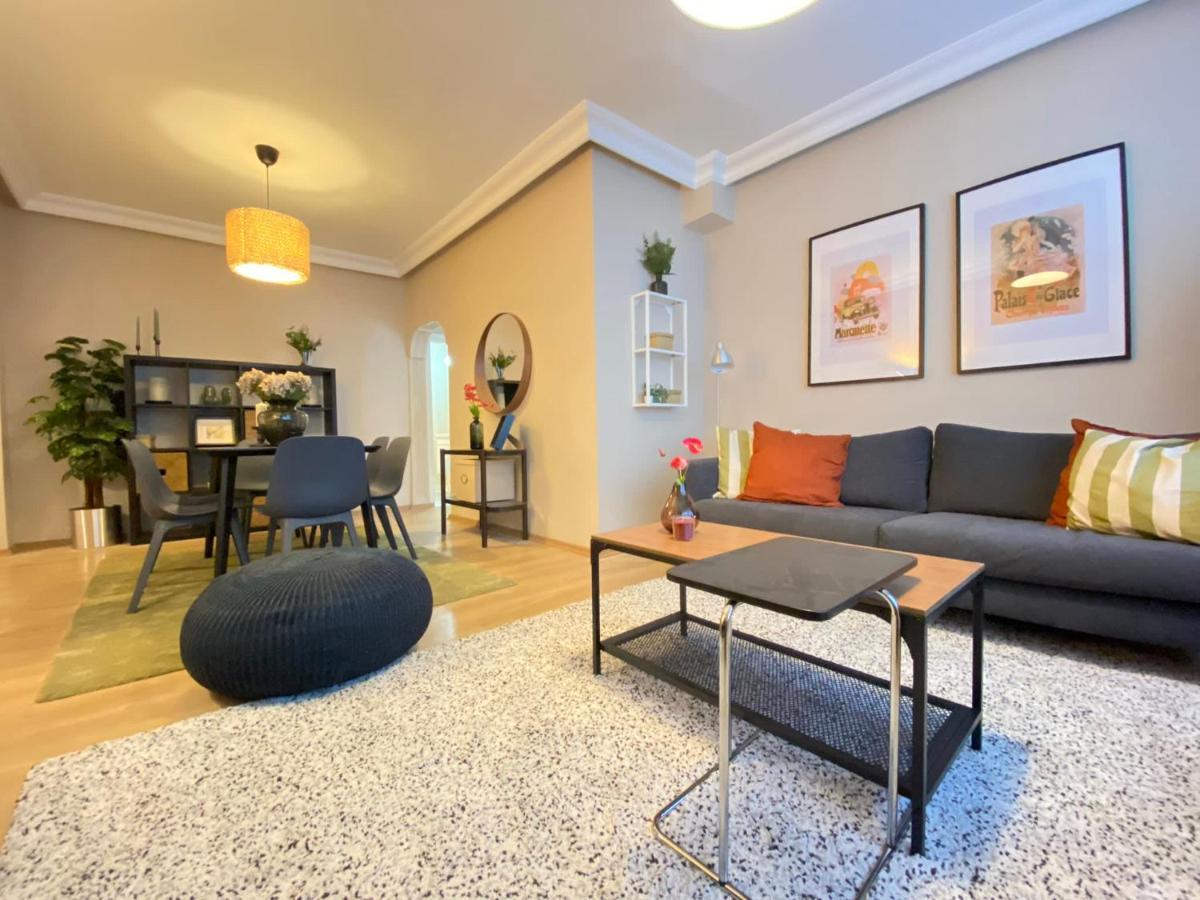 Chic Flat Near Shopping Malls In Sisli Appartement